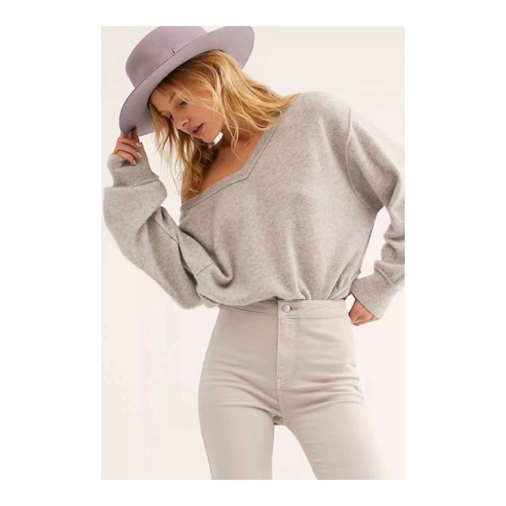 Free People // Cashmere Pull Over in Grey 🤍:) :) XS
